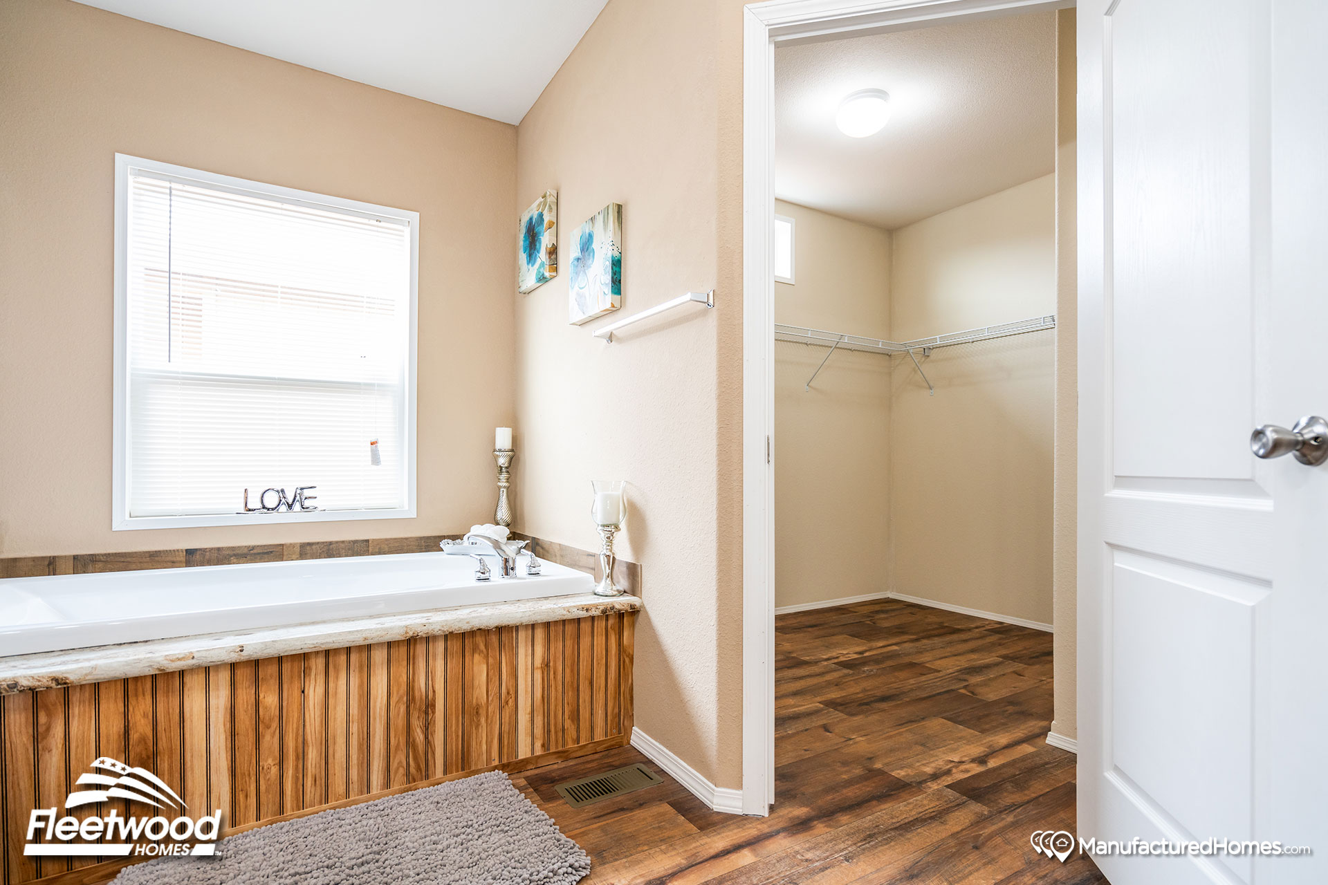 Waverly-Crest-30764W-bathroom-3